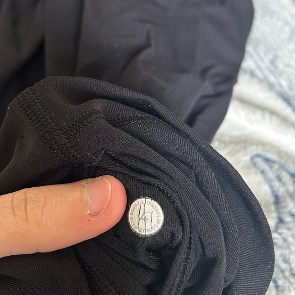 Lululemon Wunder Under
High-Rise Tight Foil 28"
Leggings Size 4 Black - Picture 8 of 8